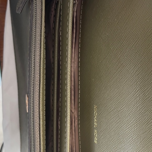 Michael Kors crossbody bag (barely use) - Picture 6 of 6